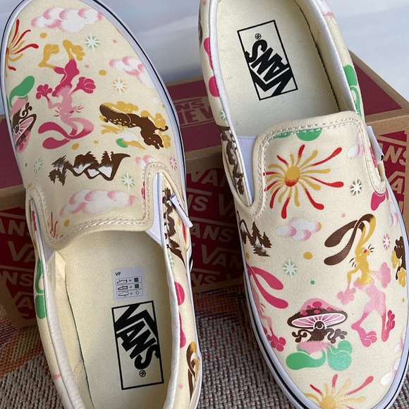 Vans Cream and Pink Patterned Slip-On Sneakers - Picture 12 of 16